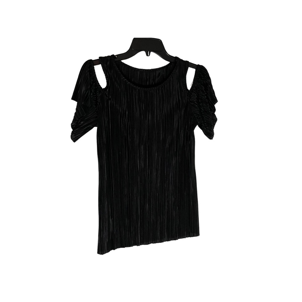 Cold Shoulder Women’s Black Pleated Top. SZ. M